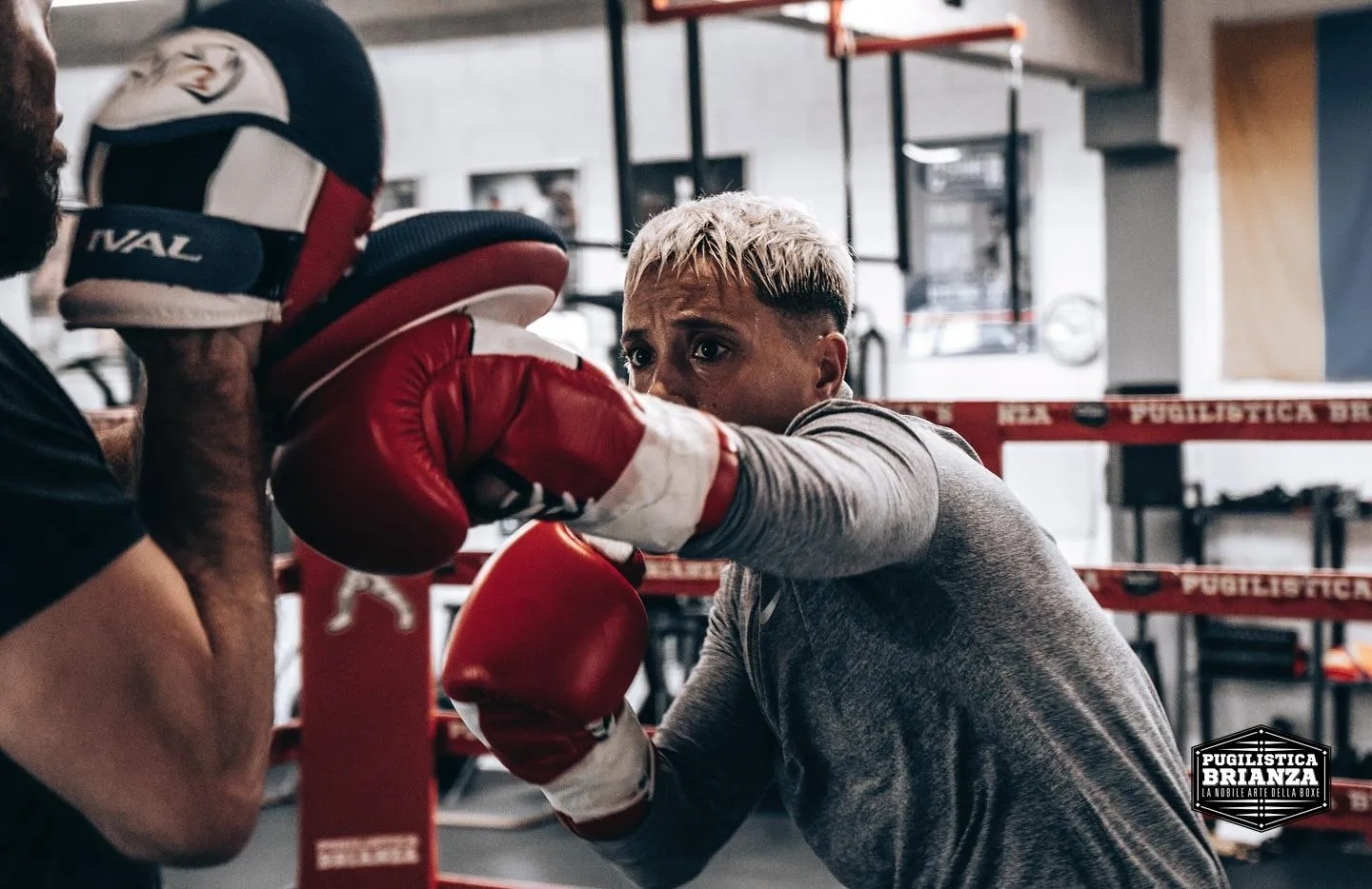 Martina Caruso si allena ai colpitori alla Pugilistica Brianza
